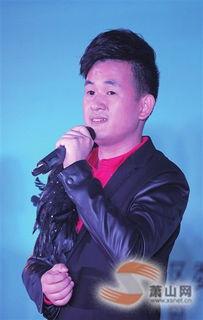 网络歌手鹏泊照片